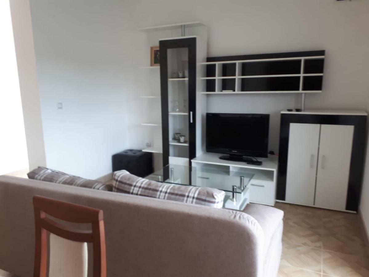 Apartmani Kuzmic Vrsi Exterior photo